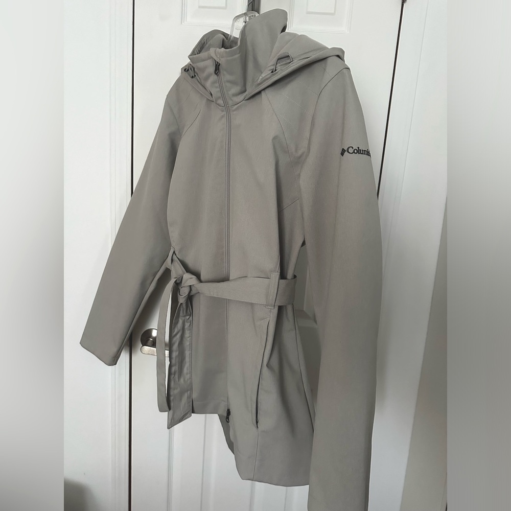 Elegant Columbia Rain Jacket